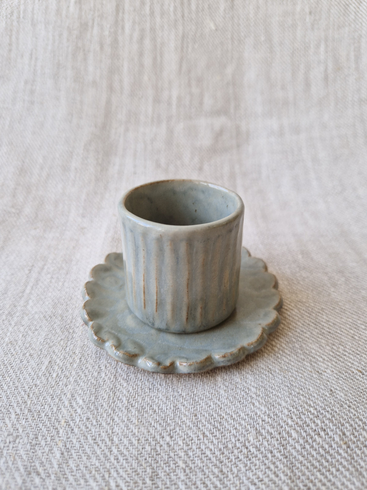 Espresso puodelis su lėkštute